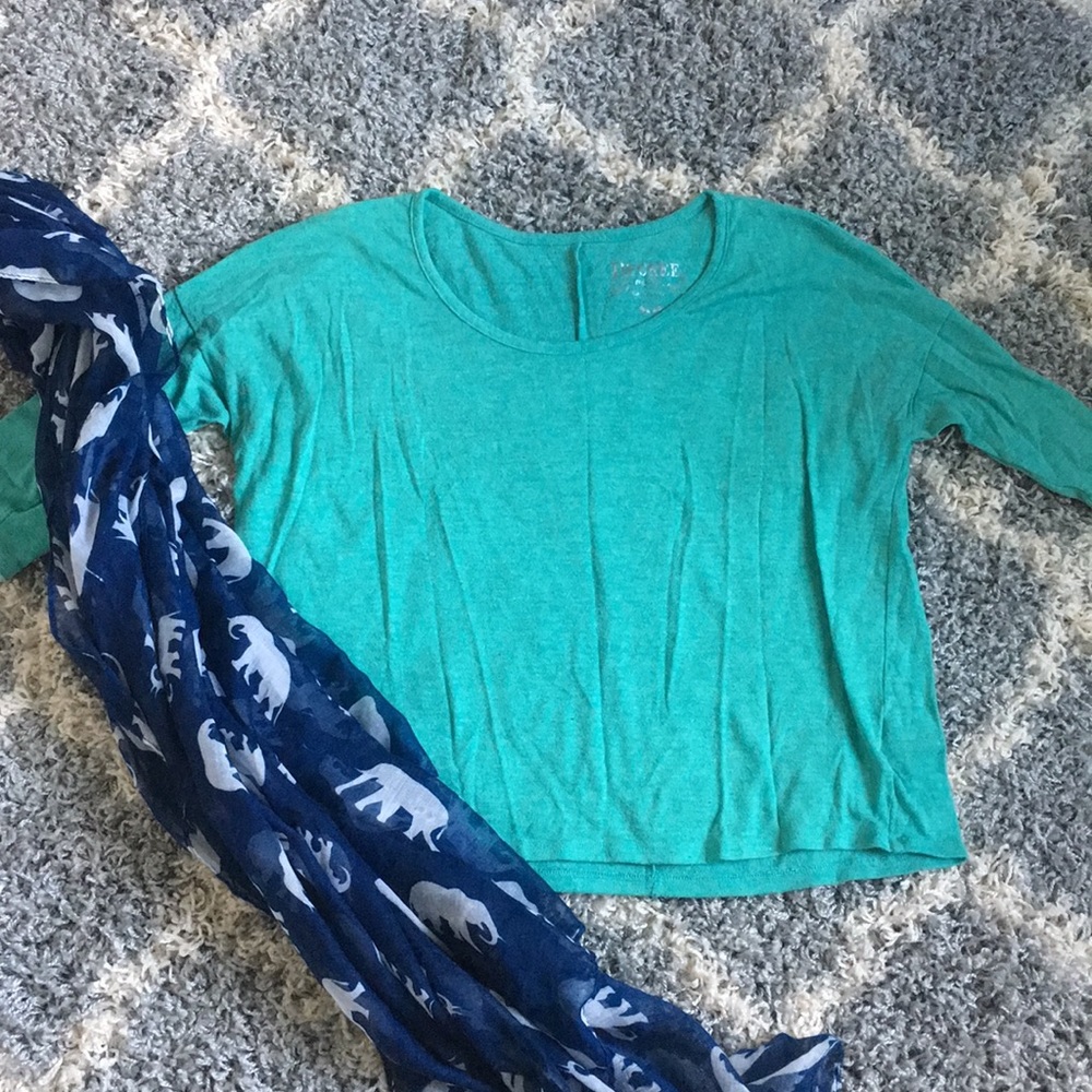 Comfortable teal top!